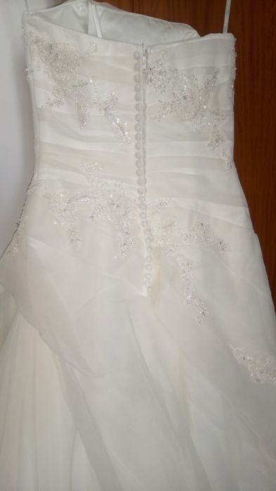 Vestido de Noiva com véu