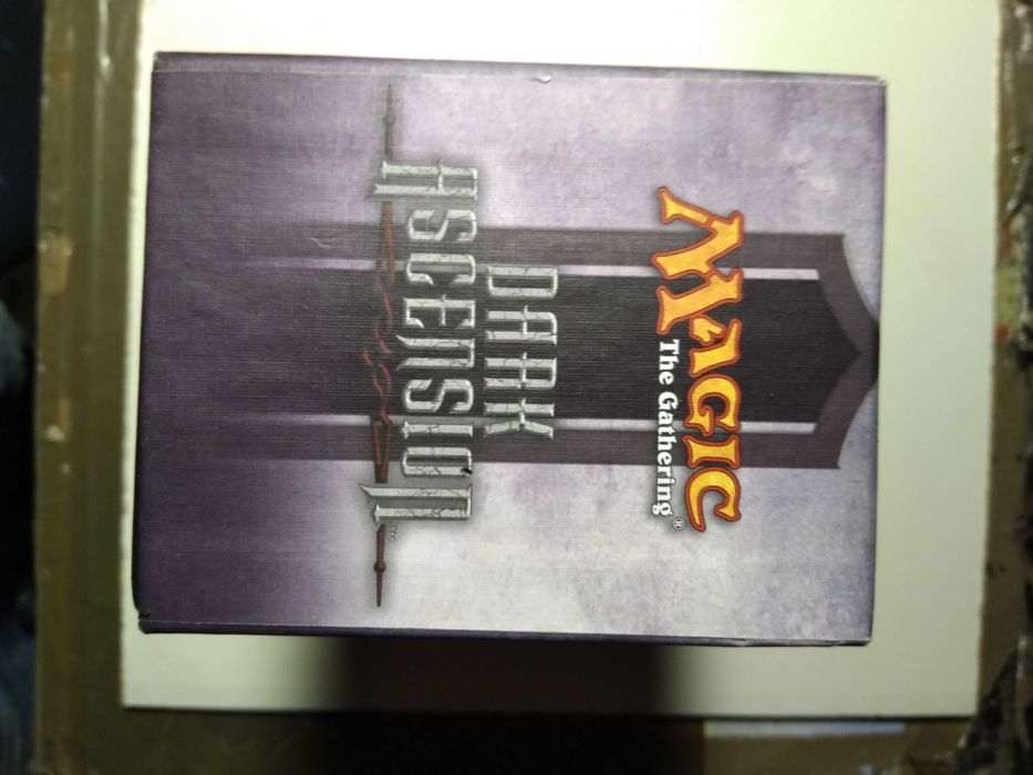 Cartas Magic com caixa aproximadamente 200 cartas Marvel