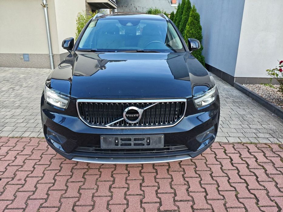 Volvo XC 40 Volvo XC40 2.0 D3 150KM | Momentum  | Bezwypadkowy | Faktura VAT 23% |