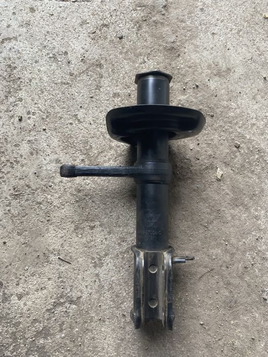 Корпус стойки ВАЗ 2170 (права розборна)