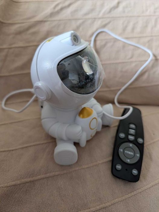 Projetor Astronauta Galáxia LED + Luz de Presença Lua - Novos Selados