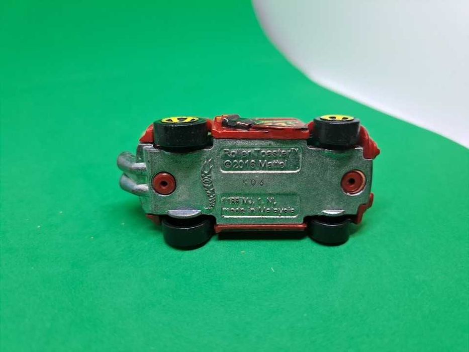Hot Wheels Roller Toaster Van 2016 1:64 Diecast