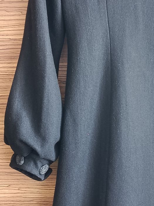 Чорне вовняне пальто з красивими гудзиками L-XL