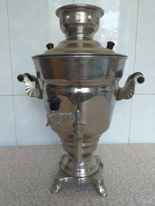 Вінтажний електричний самовар 1978 року