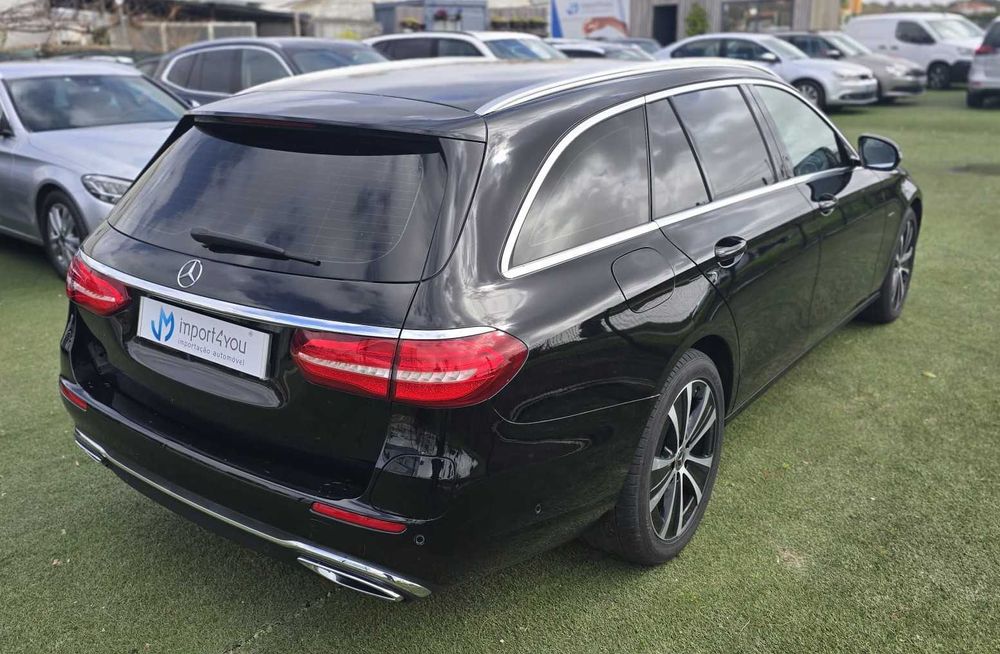 Mercedes-Benz E 300de Híbrido/Plug-in (diesel/elétrico