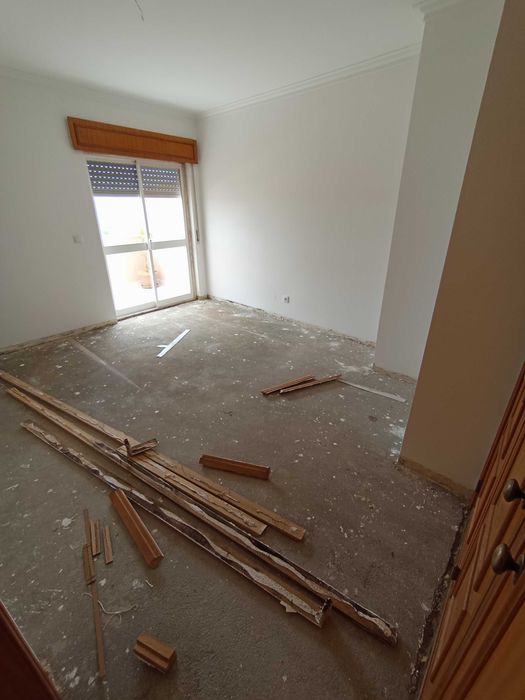 Remodelações, reparações, instalações e OUTROS