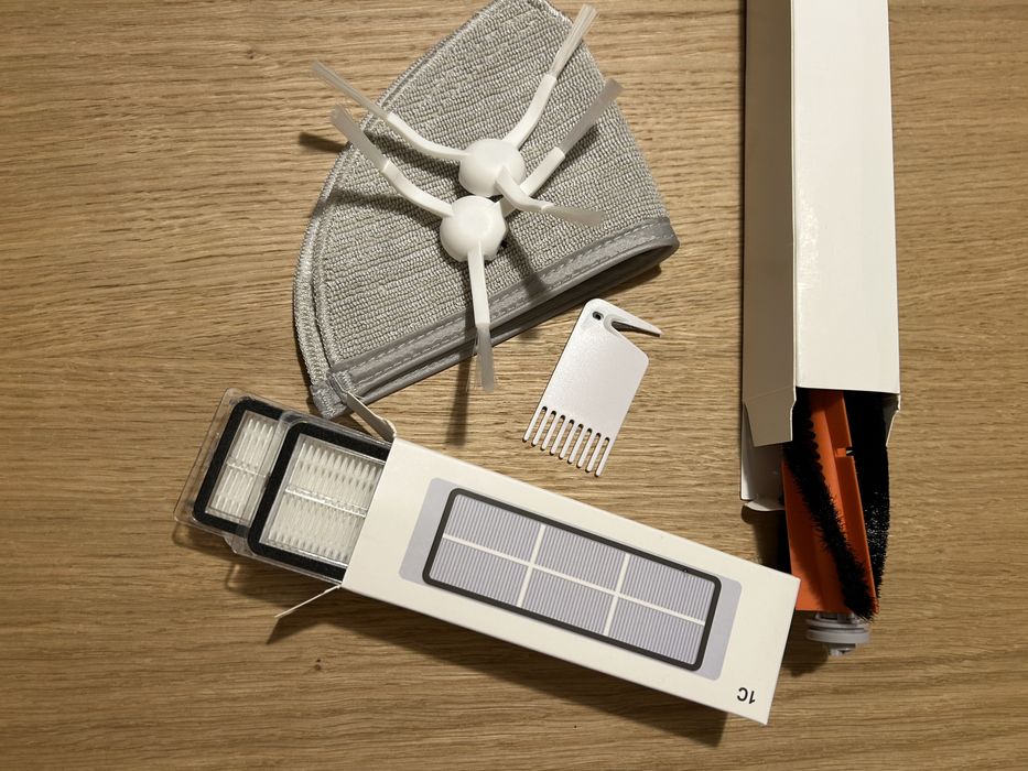 Набір змінних аксесуарів для робота пилососа