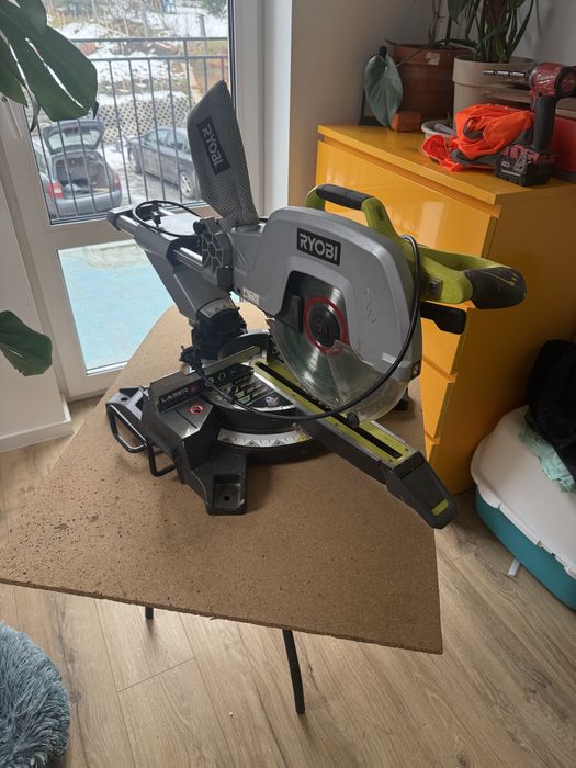 Ukośnica RYOBI piła