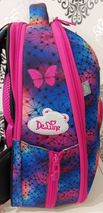 Школьный яркий рюкзак