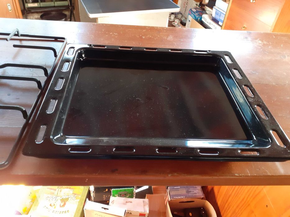 Tabuleiro e grelha para fogão - novos - Meirreles