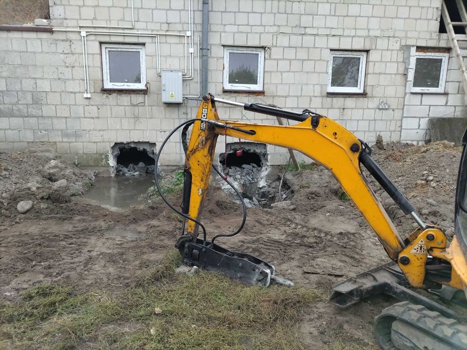 usługi minikoparka JCB 8018 kucie betonu młotem, wiertnica ziemi gleby