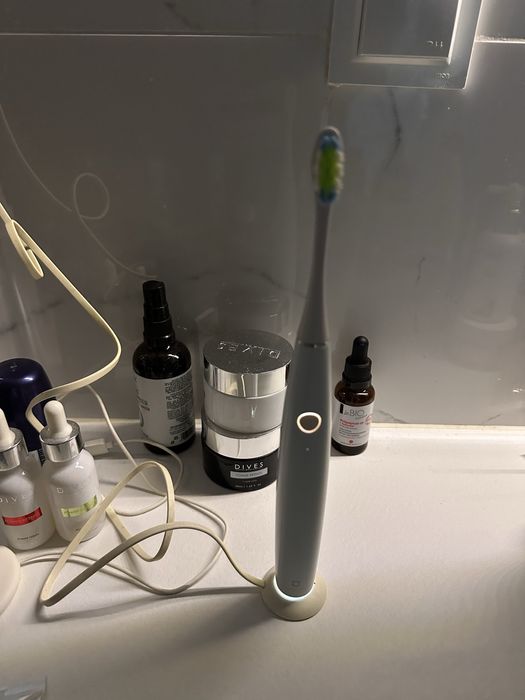 Szczoteczka soniczna Oclean One biała wraz z etui i ladowarką