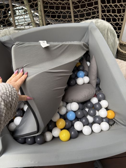 Басейн дитячий з кульками