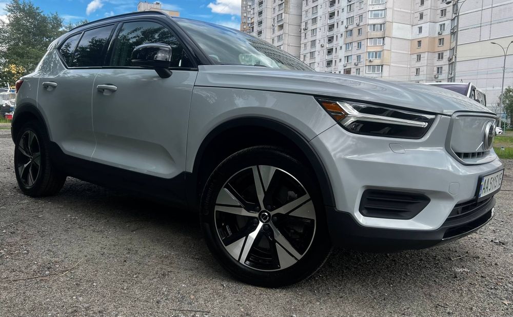 Подається Volvo XC40 Recharge 78kwh (408к.с.) 2022 рік