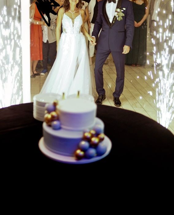 Suknia ślubna śnieżnobiała