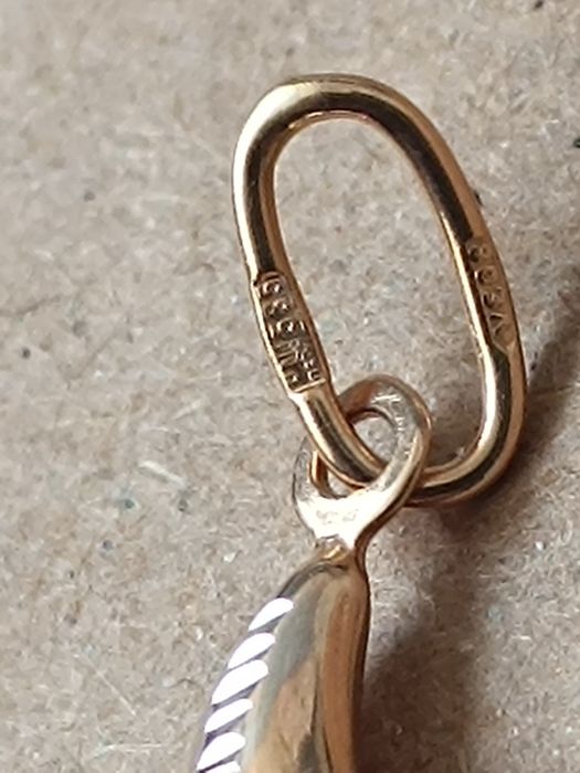 Подвеска из золота