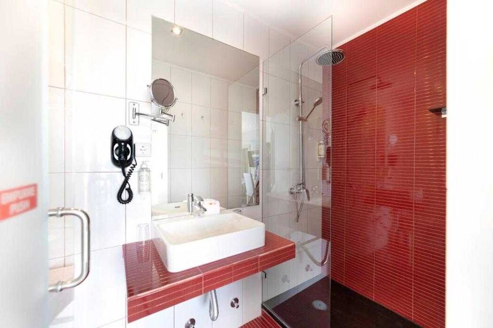 Venda de Recheio Completo de Hotel Boutique - 31 Quartos