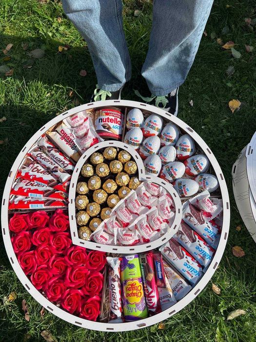 Подарунковий бокс солодощів для мами, жінки, подруги на будь-яке свято