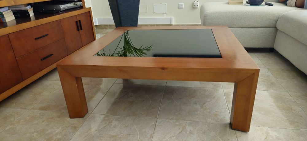 Mesa de centro em madeira