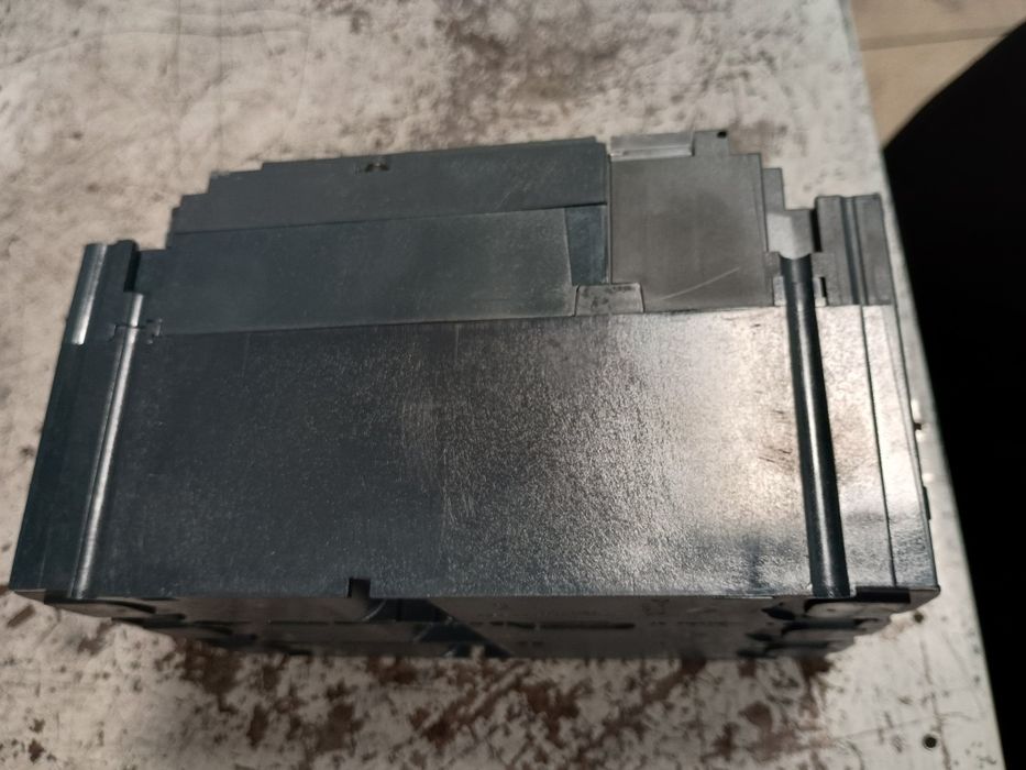 Автоматичний вимикач Shnider