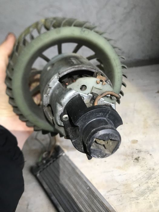 Вентилятор печки на Ауди А-6 С4