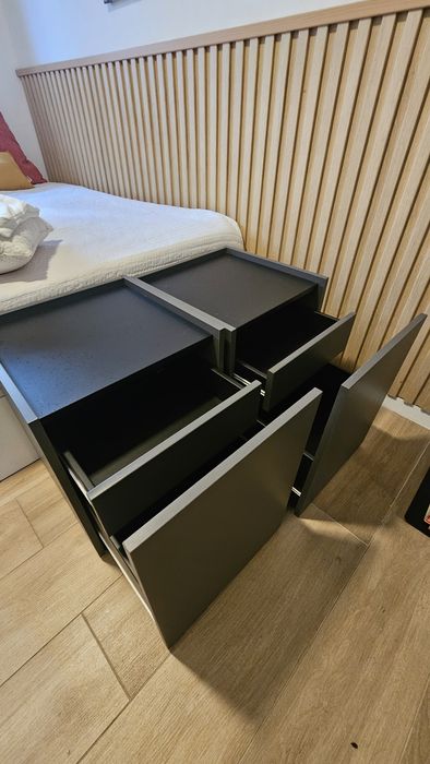 Mesa cabeceira Ikea