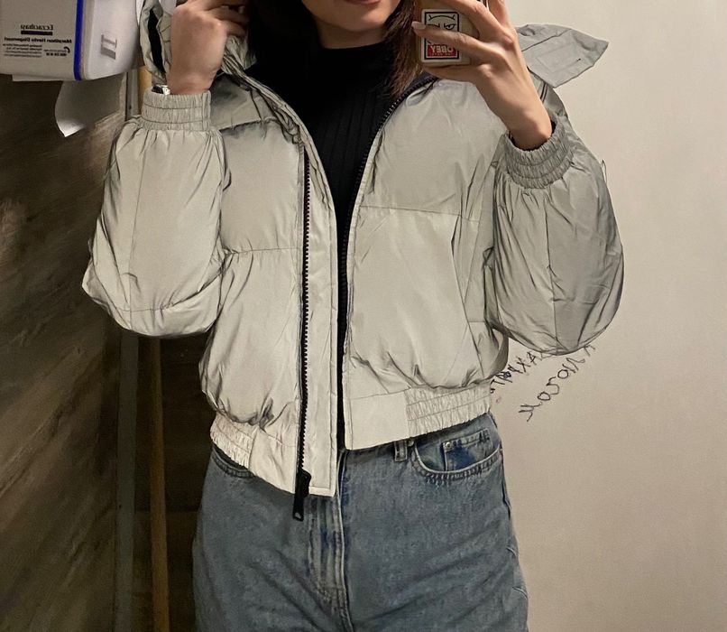 Жіноча коротка куртка