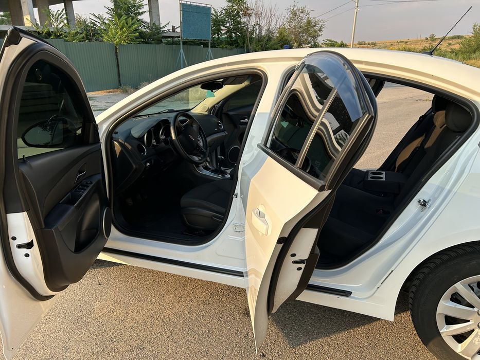 Продам Chevrolet Cruze