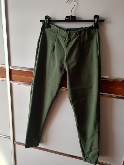 Spodnie materiałowe khaki r. 38/40