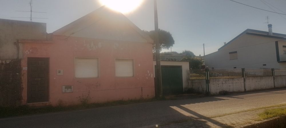 Moradia com terreno em Azoia Leiria