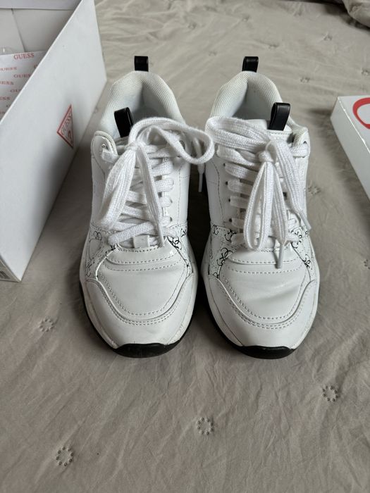 Białe buty guess rozmiar 36