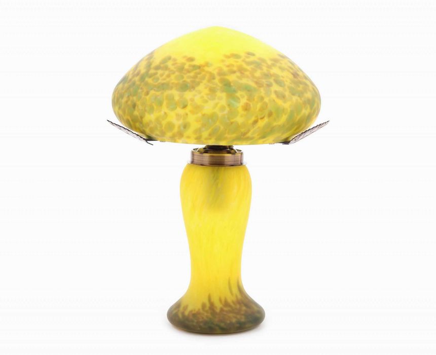 Imponente Candeeiro Arte Nova