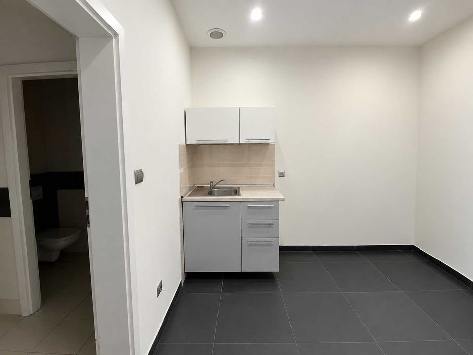Do wynajęcia Lokal Usługowo-Handlowy 200m2