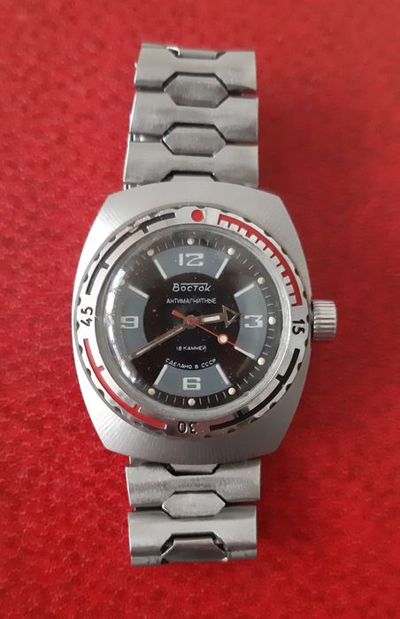 Часы Восток. Амфибия. Антимагнитные. Сделано в СССР.