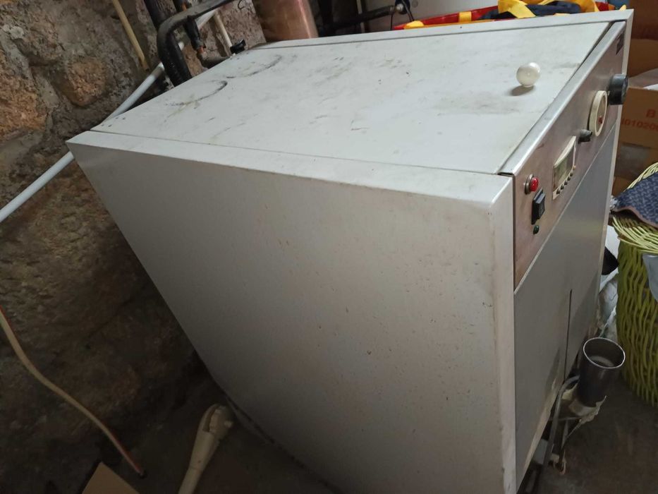 Caldeira a pellets 42.7 Kw para aquecimento central e AQS