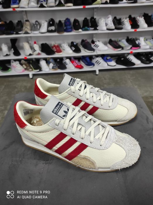 ОРИГІНАЛ 100% Кросівки Adidas Country OG Off White Scarlet Men's - JI2