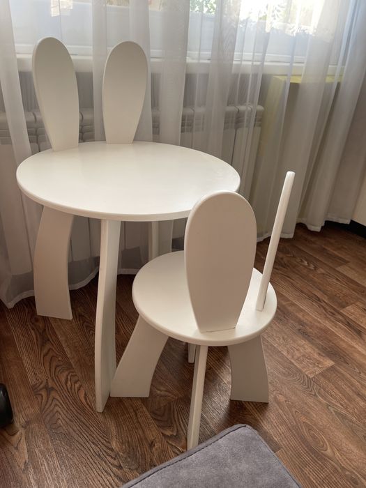 Детский столик и стульчик