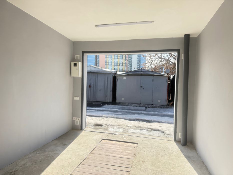 Гараж з цегли ,Братиславська, 52