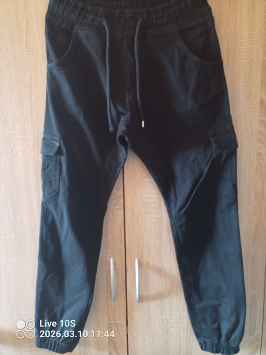 Spodnie męskie rozmiar z metki L  / GRATIS  koszulka