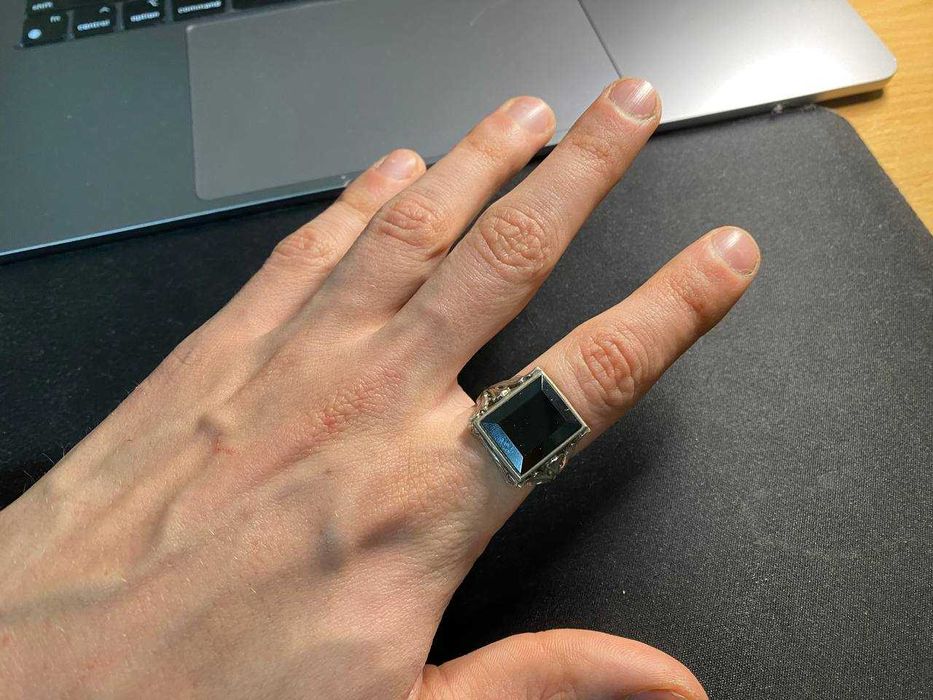 Изящное винтажное колечко с камнем - “Король чорного леса”