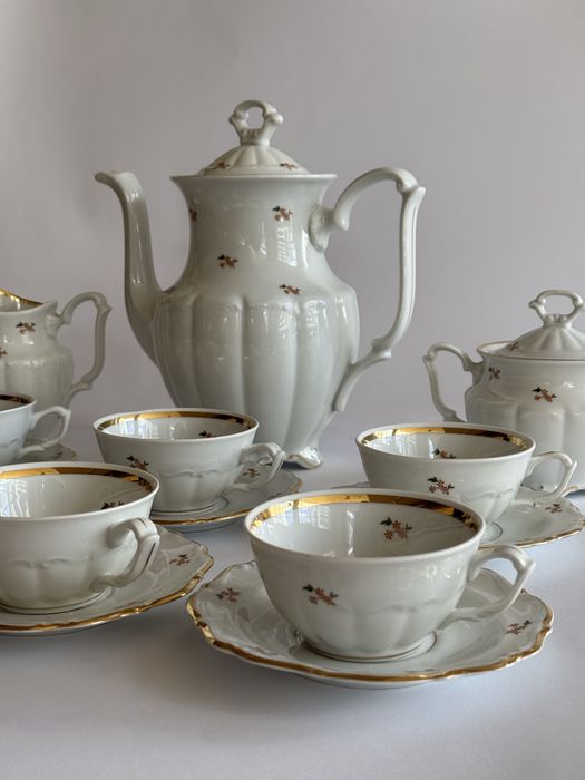Wałbrzych serwis porcelanowy 6-osobowy Porcelana PRL kwiatki