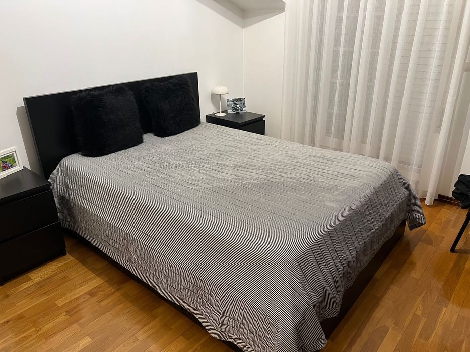 Cama ikea preta