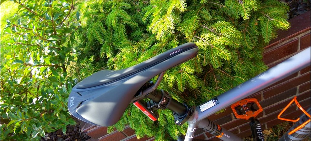 Siodełko Fizik Antares Versus Evo R1 Large 152mm 173g