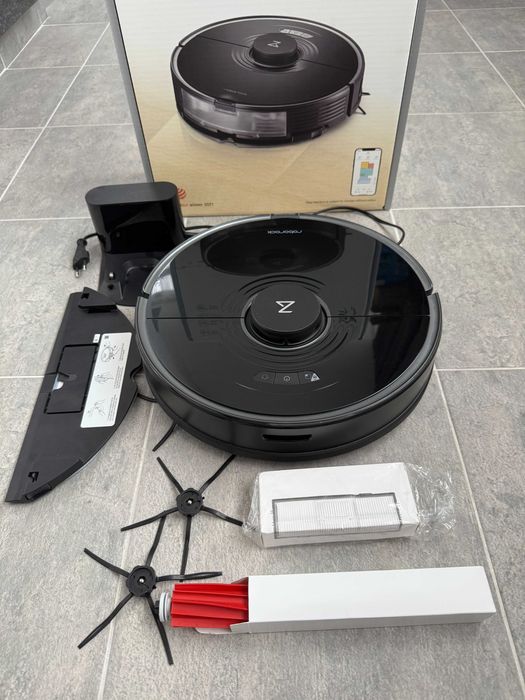 Vendo aspirador robô Roborock S7 (com função de lavagem) + conjunto de acessórios novos