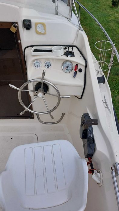 Motorówka kabinowa 530, honda 50