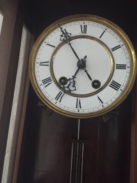 Годинник настінний.