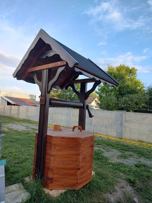 Studnia ogrodowa drewniana