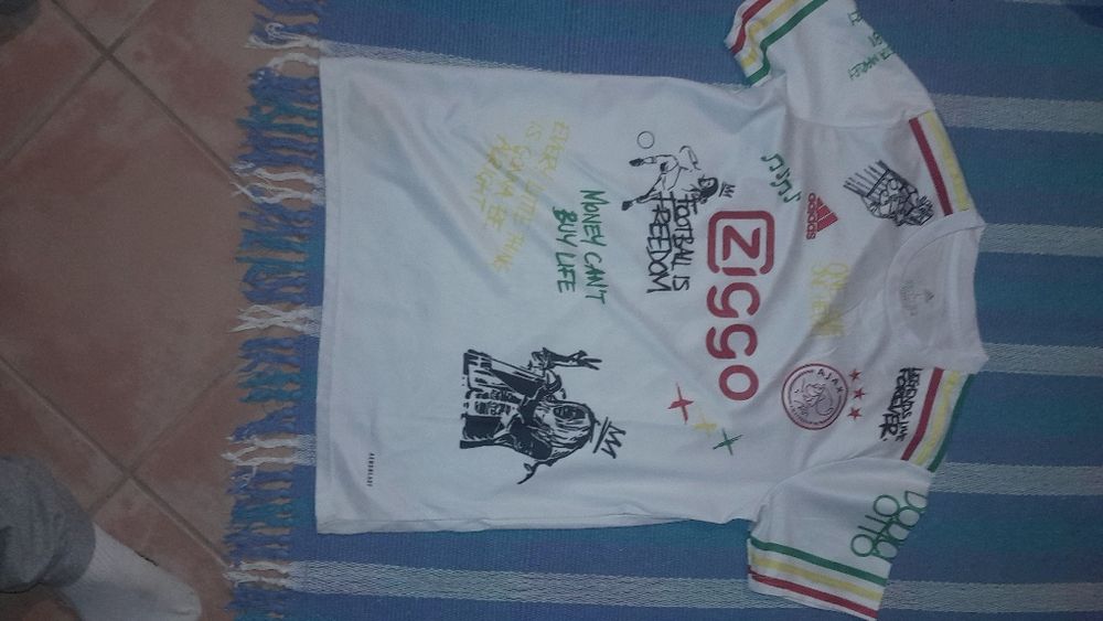 Camisa ajax patrocinio com bob marley