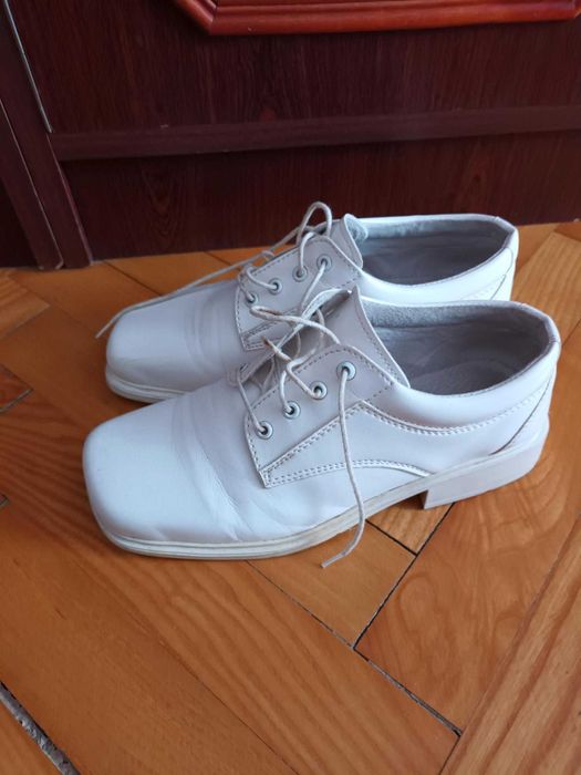 Buty komunijne chłopięce białe 36 Gentleman skóra
