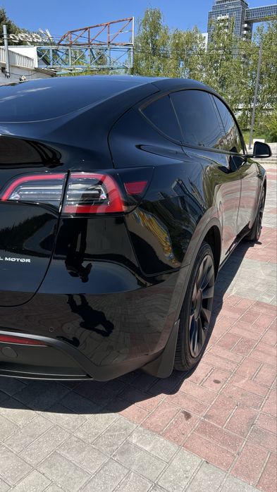 Tesla Model Y Long Range Dual Motor